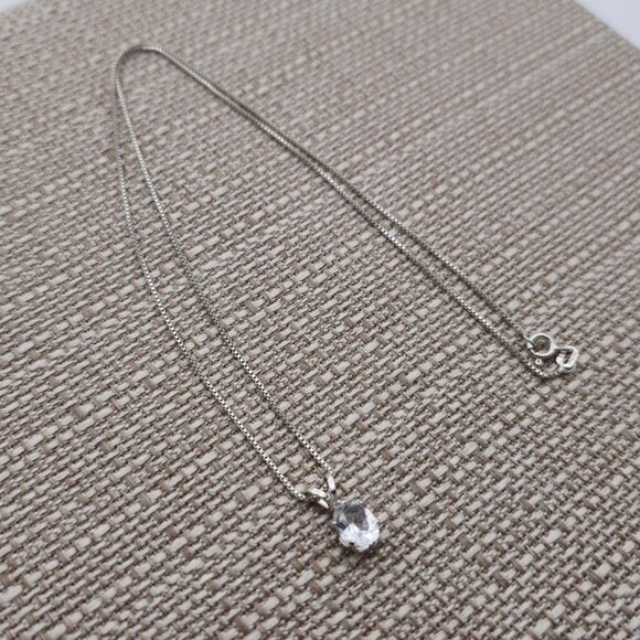 18 Inch Sterling Silver Light Topaz Gem Necklace A1968 - Picture 3 of 8